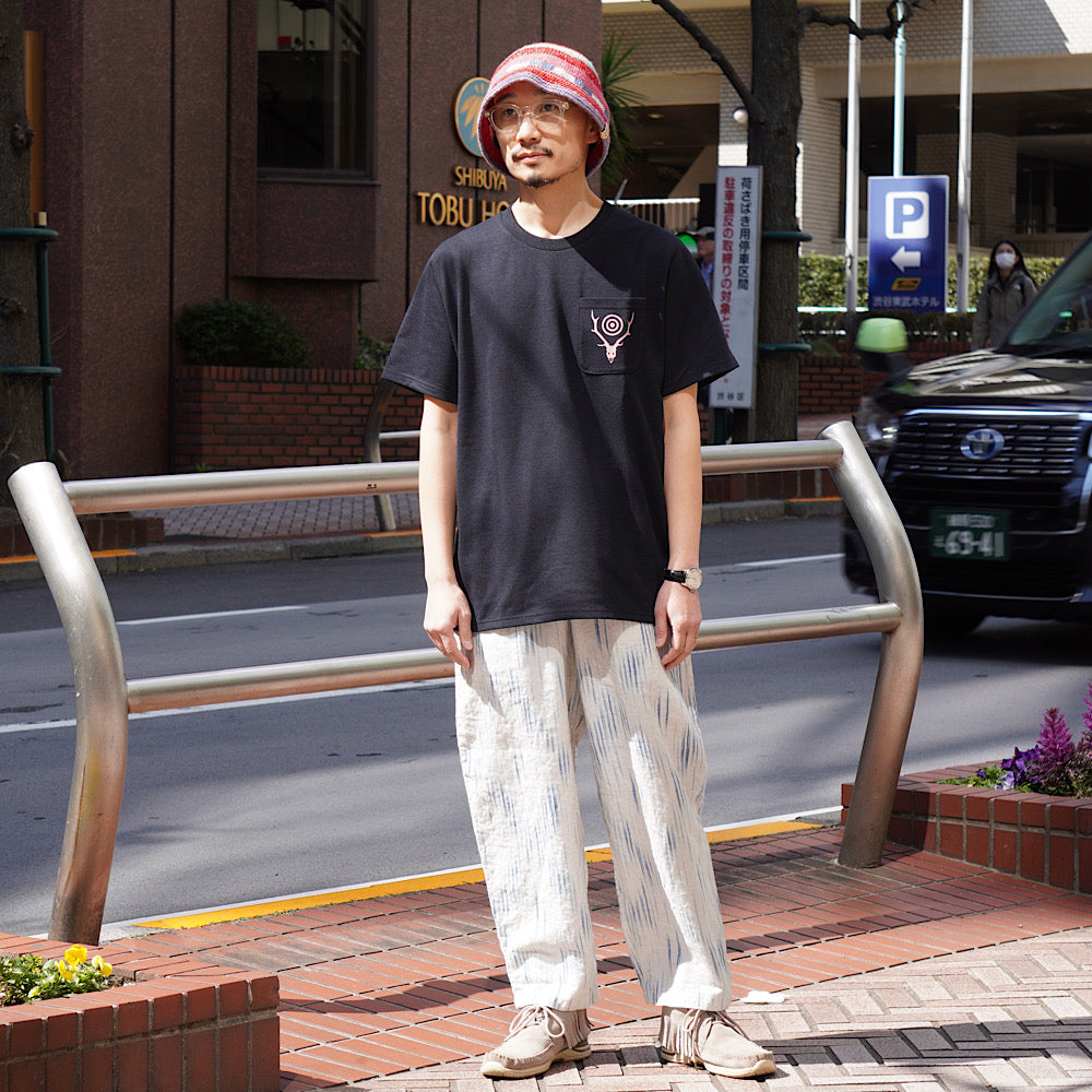 SOUTH2 WEST8 - S/S Round Pocket Tee - Circle Horn - QV667
