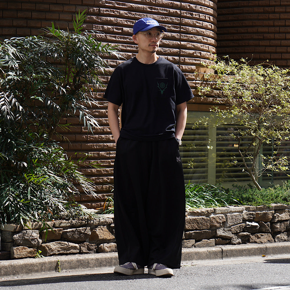 SOUTH2 WEST8 - S/S Round Pocket Tee - Circle Horn - SX744