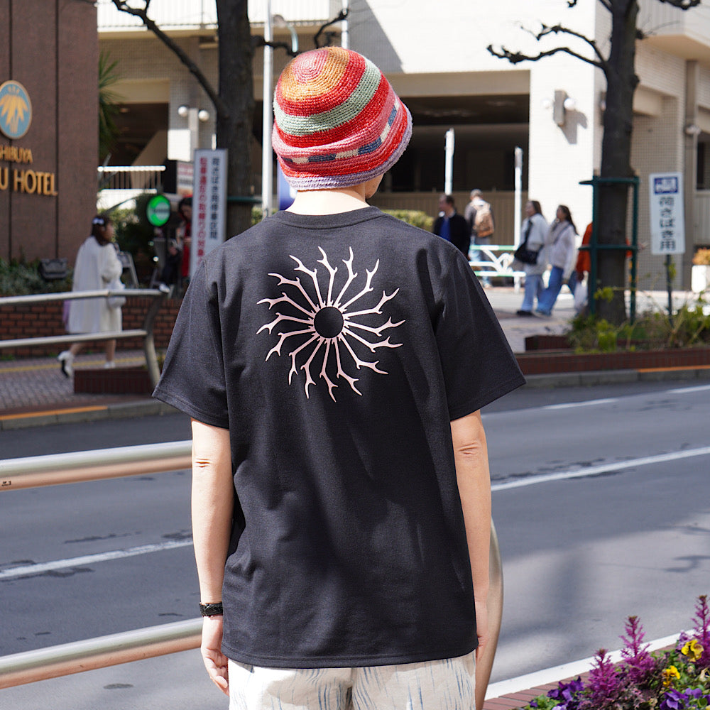 SOUTH2 WEST8 - S/S Round Pocket Tee - Circle Horn - QV667