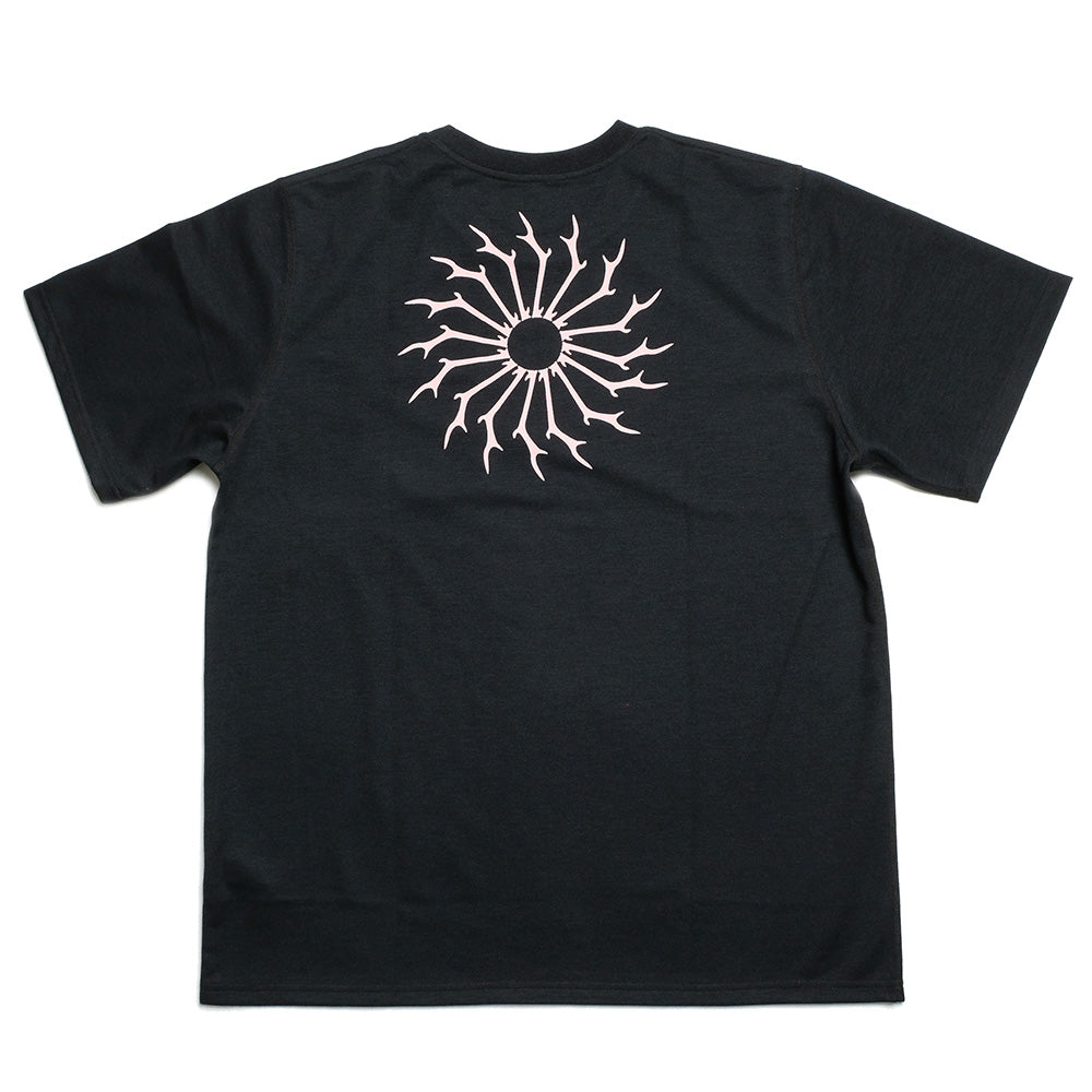 SOUTH2 WEST8 - S/S Round Pocket Tee - Circle Horn - QV667