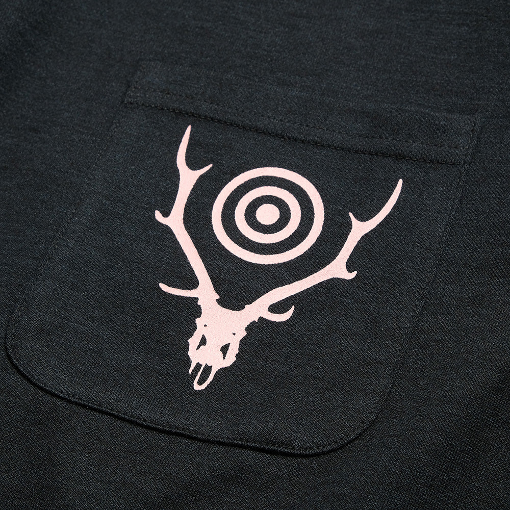 SOUTH2 WEST8 - S/S Round Pocket Tee - Circle Horn - QV667